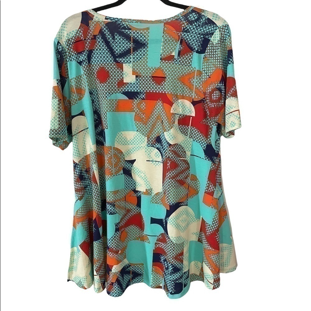 LuLaRoe Geometrical Patterns scoop neck long Tshirt - perfect with leggings - Picture 2 of 8